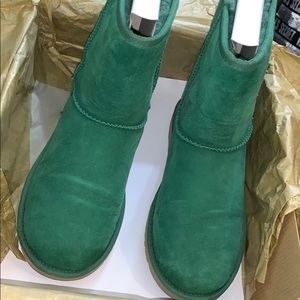 Pine green Uggs